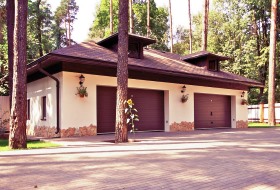 Качественный теплый гараж на основе деревянного каркаса